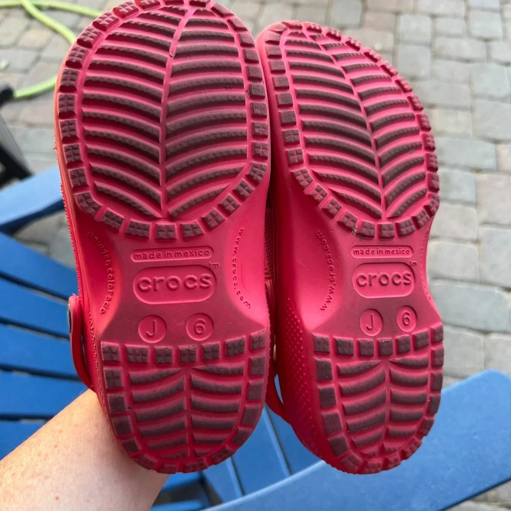 Crocs Kids Classic Clog Red Slip On Water Shoes Size J6 Youth